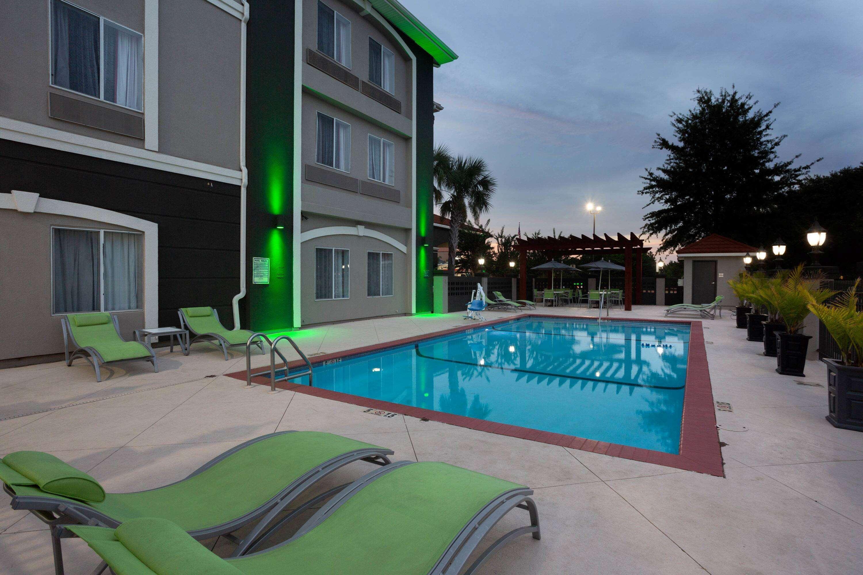 La Quinta By Wyndham Mobile - Daphne Hotel Buitenkant foto